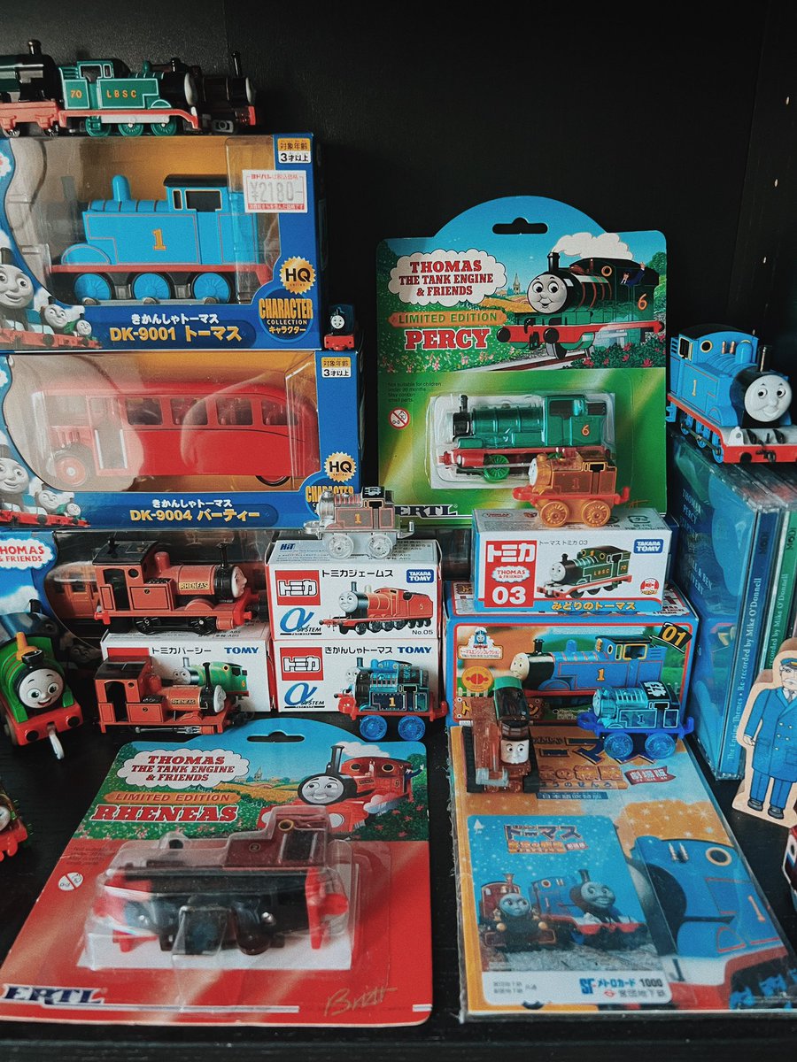 TheThomasWGuy's tweet photo. reorganizing a new collection shelf. little bit of everything ✨ https://t.co/ukNCZYpsMG
