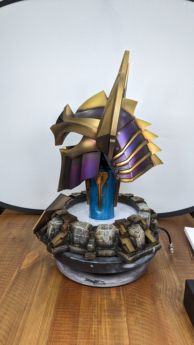 Hokuprops's tweet image. Some better shots of @alwaysplanahea1 of @TeamLiquid 1st place #lcschampionsqueue #pathtolcs prizing.
Big thanks to @Whoopley for working with us to make some of our best awards yet.