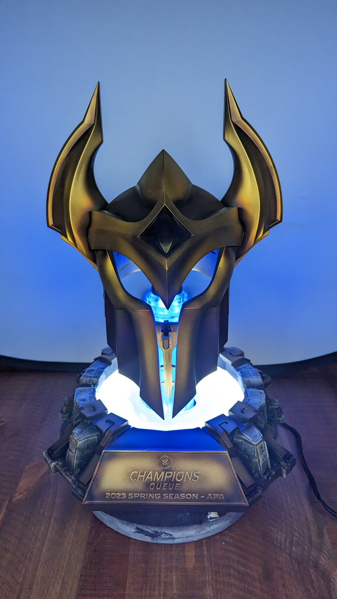 Hokuprops's tweet image. Some better shots of @alwaysplanahea1 of @TeamLiquid 1st place #lcschampionsqueue #pathtolcs prizing.
Big thanks to @Whoopley for working with us to make some of our best awards yet.