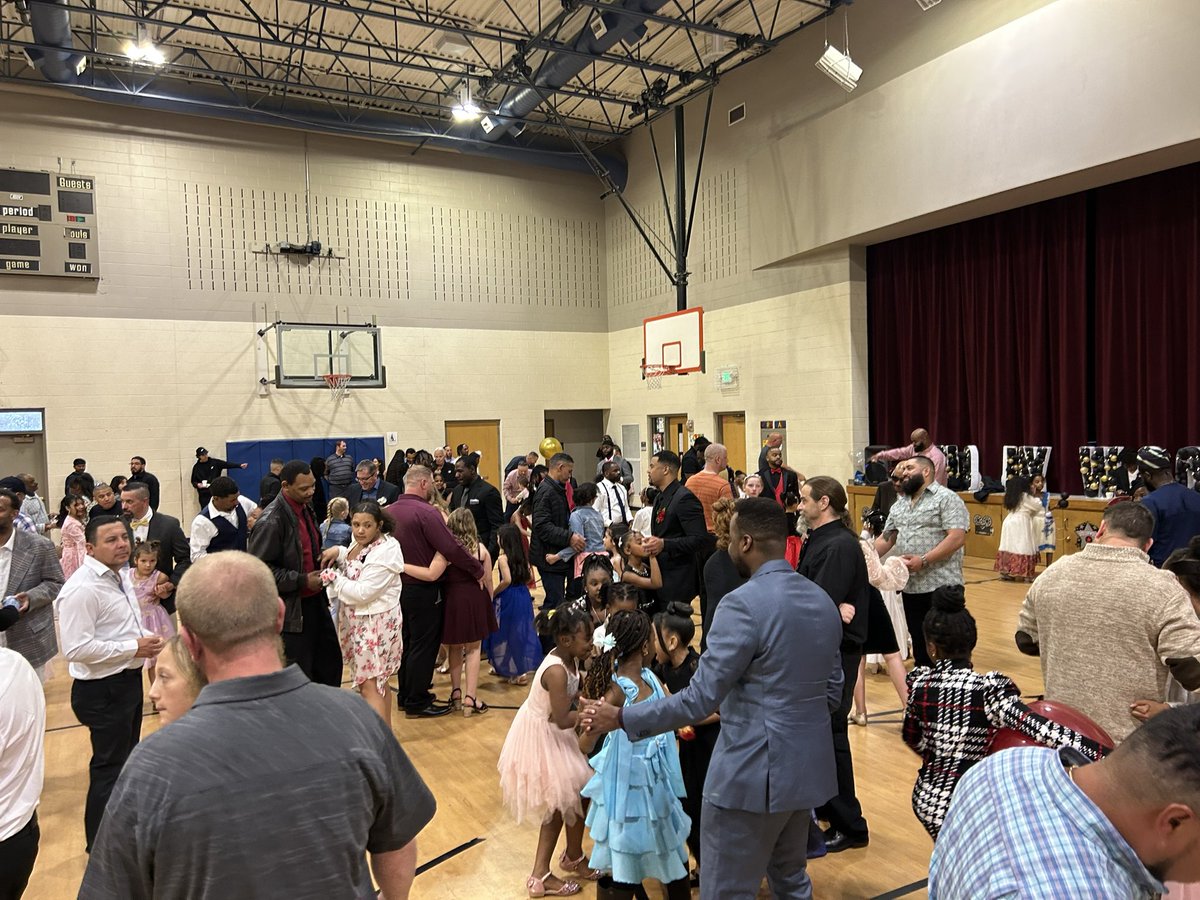 wle_elem1955's tweet photo. Our Father Daughter Dance was a BLAST!!! #wearewayne A great opportunity to create memories! https://t.co/AgSHgg8ljg