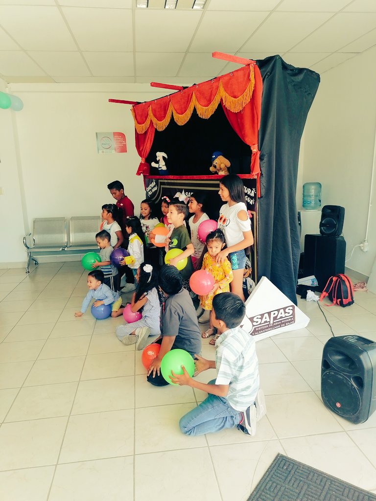 CruzRojasilao's tweet photo. #Diadelniñoyniña
El día de hoy, la delegación de Cruz Roja Silao, celebro a los niños y niñas.
Brindándoles muchas sorpresas y alegría a cada uno de ello.
Gracias a #TeatroGuiñol y #SAPAS por ser participe de este evento.
🎊🧒👧🪀🧸🎉🎂 https://t.co/aPqQS3XvKL