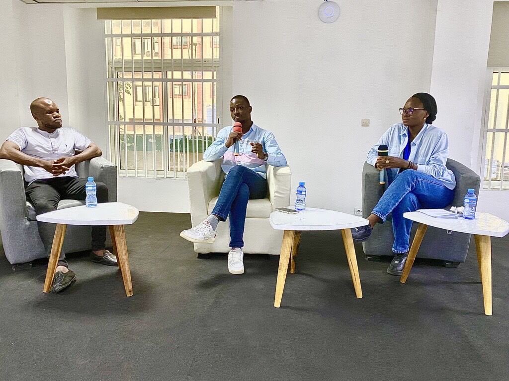 BradKpoahoun's tweet photo. Parce que nous allons faire du Hub d’innovation, un véritable Hub d’innovation. C’était l’électronique et la machine dans le secteur industriel avec @EpitechBenin @Moh_maker @OUKPEDJOAichat2 . #talents #innovateurs #Pie #Scop #assotech @Afronumerik https://t.co/zRUggwSkew