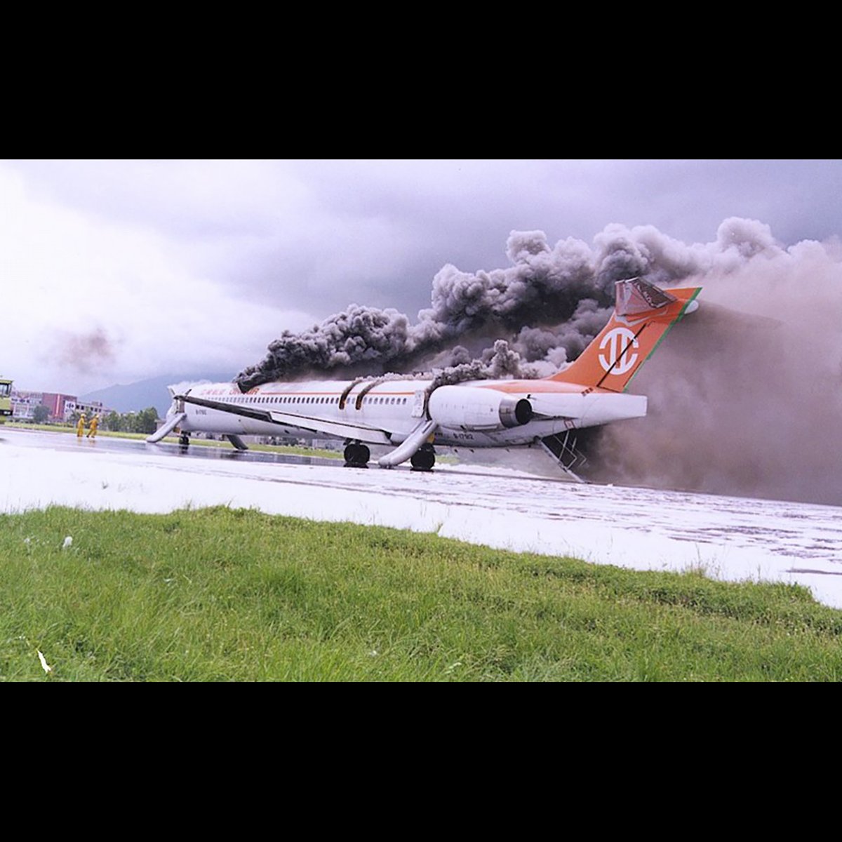 BlackBoxDown tweet media