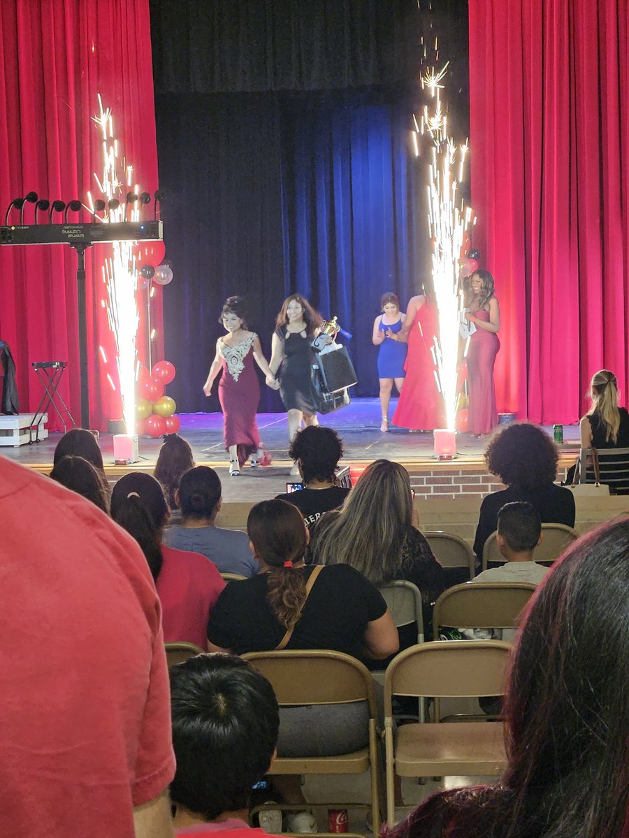 Great job to <a href="/CHS_CISD/">Cleveland High School</a> Cosmetology for putting on a fabulous student showcase tonight! Thank you to <a href="/VisibleChanges/">Visible Changes</a> , <a href="/ultabeauty/">Ulta Beauty</a> , <a href="/GreatClips/">Great Clips</a> , &amp; <a href="/Supercuts/">Supercuts</a> for attending! <a href="/ClevelandISDTX/">Cleveland ISD</a> #CTEiswhereitsat #theclevelandisdway