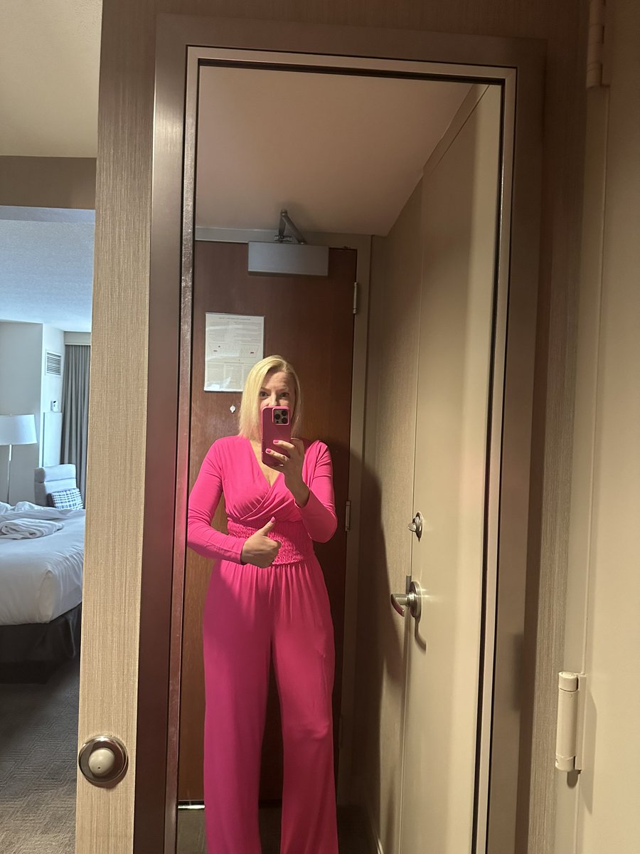 JenniferARegala's tweet photo. Itβs @UrologyCareFdn gala #AUAFitCheck time π₯πππ
Iβll be the one wearing pink #AUA23 https://t.co/E5hCuvZZZm