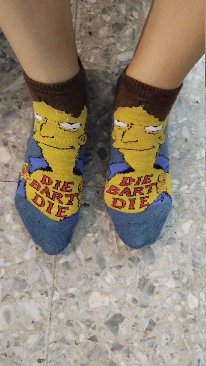Mikasafeet's tweet photo. Hoy toco Bob 🫶

DIE BART DIEEEE 

#feet #feetfinder #feet_lover #feetpic  #pies #pieslindos #simpsons #bobpatiño #piesdemujer #medias #sockss #cute https://t.co/zldLHYoWvv