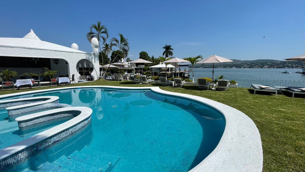 TeqAzuky's tweet photo. Beach club
Book now #english soplen https://t.co/WJfosm0cRs
