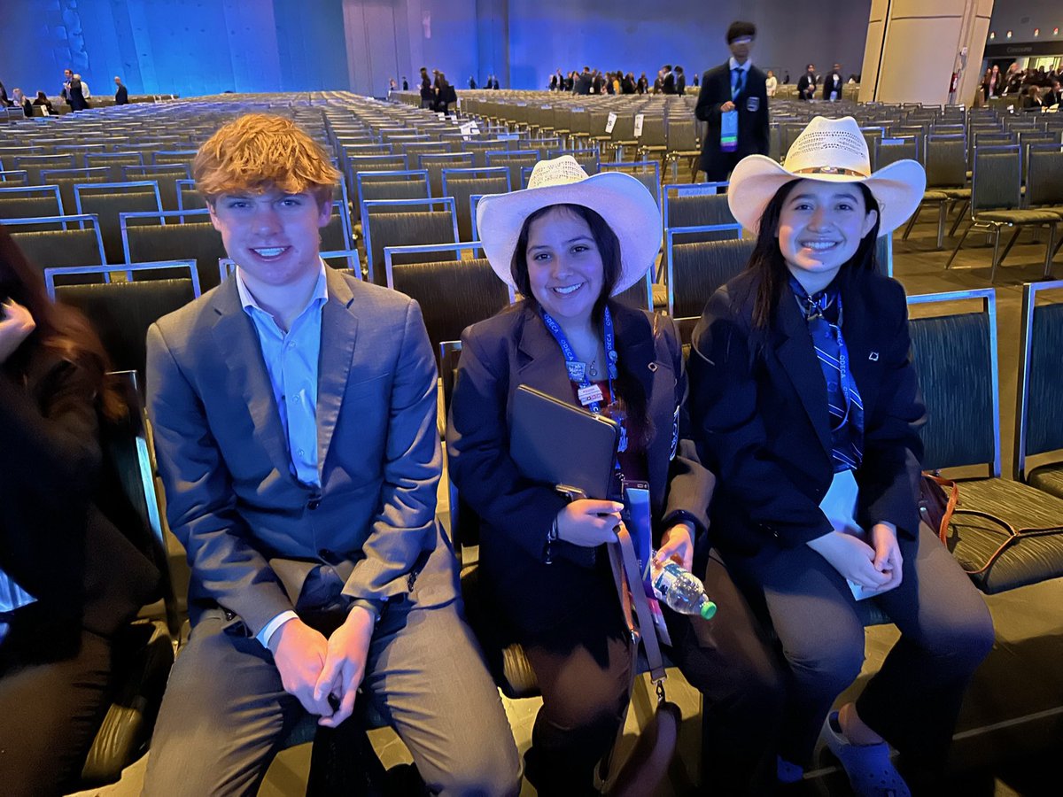 LE DECA🔷 tweet media