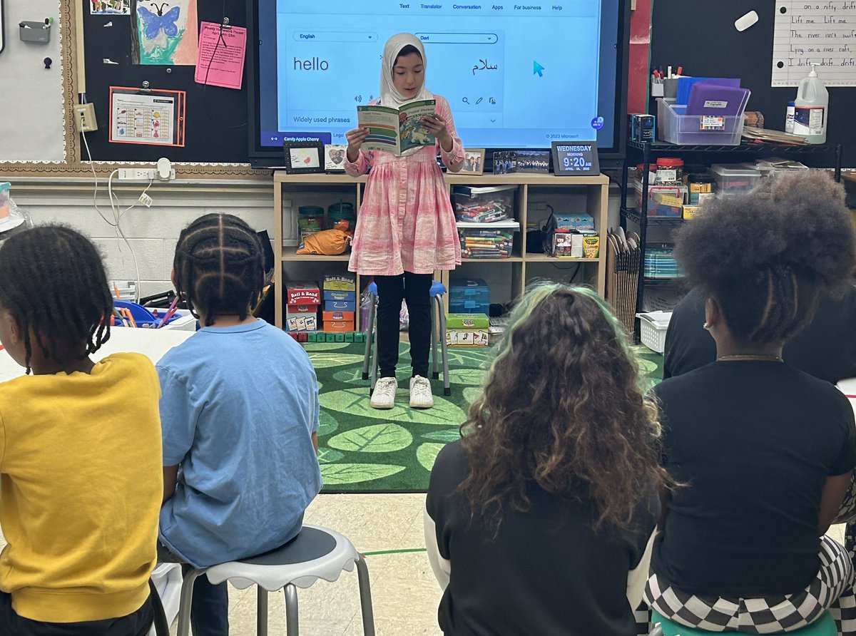 Liz_A_Hester's tweet image. Students in Mrs. Slade’s class had a special guest reader this week! One of her former students came back from 3rd grade to read a book and model her fluent reading! #relationships #WeAreHCS @CJSmithSharks @SladeLuvs2tch @HCS_TitleI