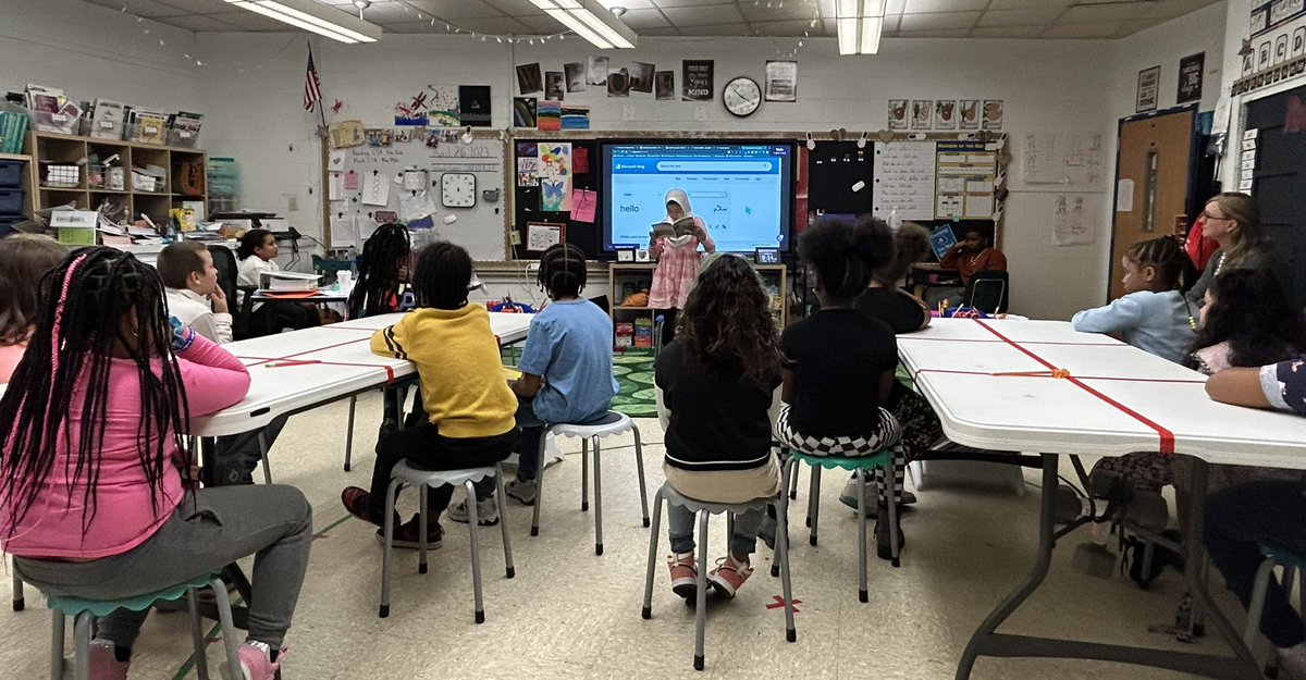 Liz_A_Hester's tweet image. Students in Mrs. Slade’s class had a special guest reader this week! One of her former students came back from 3rd grade to read a book and model her fluent reading! #relationships #WeAreHCS @CJSmithSharks @SladeLuvs2tch @HCS_TitleI