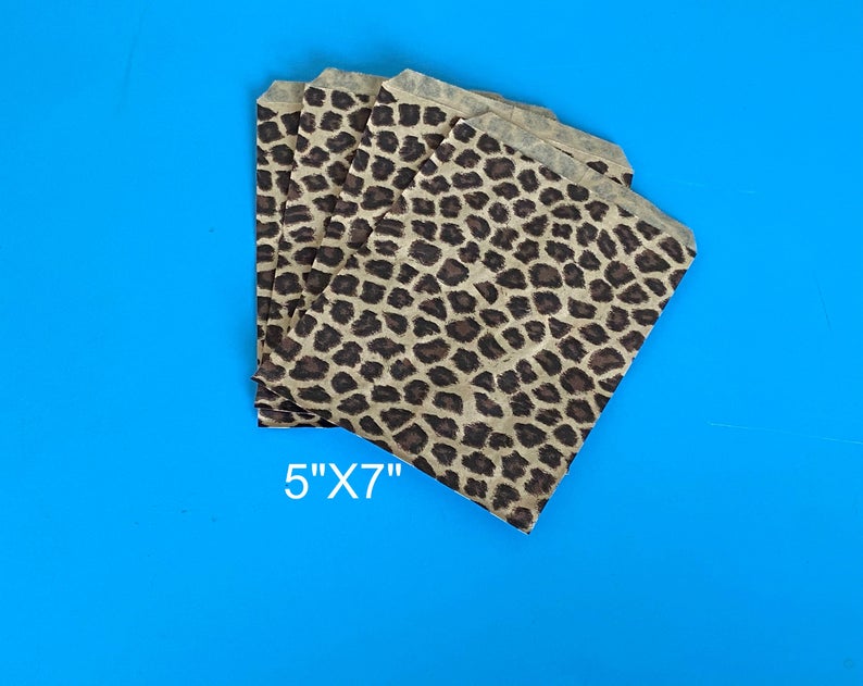 5x7 leopard Paper Bags, Flat Paper Bags, Party Favor Bags, Food Safe Bags, Flat Gift Bags, Bakery Bags, Set of 20 #DIMaxSupplies #leopardpaperbags #flatpaperbags #partyfavorbags #foodsafebags #flatgiftbags #bakerybags #businesssupply  etsy.me/3h5daKQ