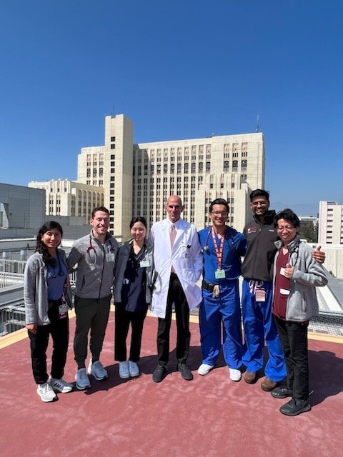 All-star cardiology consult team @LACUSCMedCenter @KeckMedUSC [Public service announcement: don't sleep on this program for internal medicine or cardiology fellowship-the most diverse patient population anywhere with superb medical students, residents, and fellows]