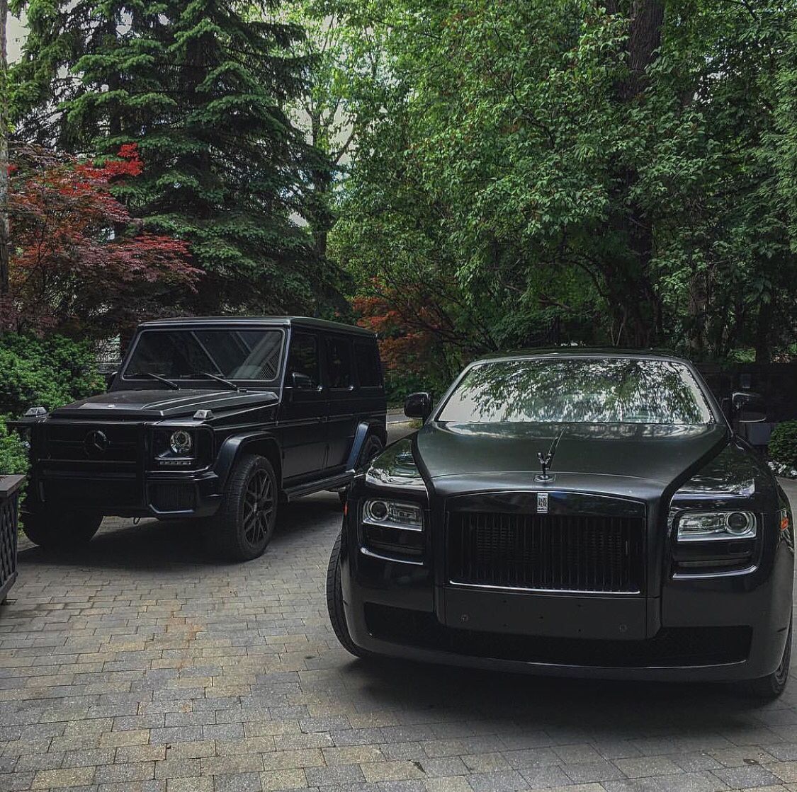 Auto_Porn's tweet photo. his &amp; hers https://t.co/Ey5CtiLUTn