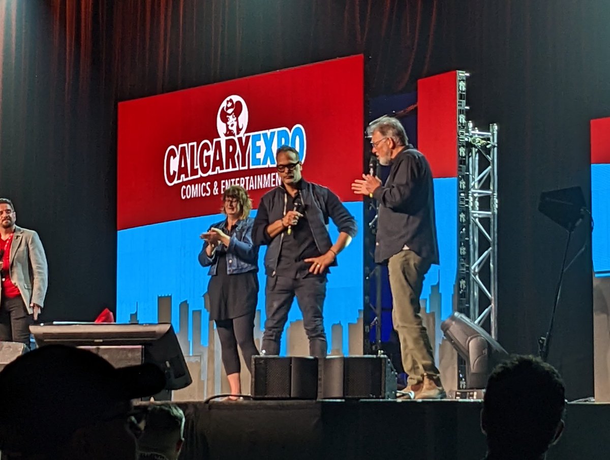 TheStarTrekGirl's tweet photo. TIME FOR #SHAWTREK 😂🖖 @ToddStashwick #CalgaryExpo https://t.co/u7wgMtzsBc