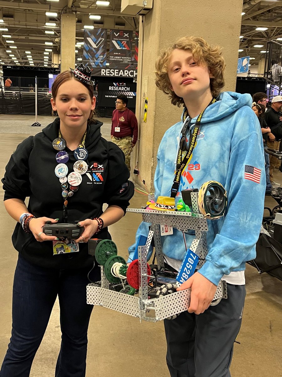 NevadaRobotics's tweet photo. Friday Fuel to kick start your weekend...Nevada Represents! 8 high school VRC teams, 5 JROTC VRC teams, 5 middle school VRC teams, 15 middle school VIQ teams, and 12 elementary school VIQ teams are @VEXRobotics Worlds in Dallas this week. #BattleBorn #GoNevada #OurStudentsRock https://t.co/ORXKqi25fS