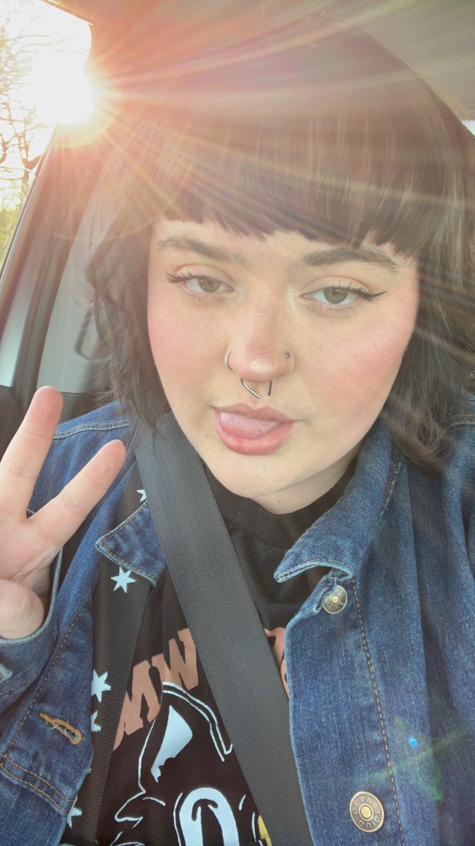 luverspit's tweet image. OMW TO SOMEWHERE CITY ✈️