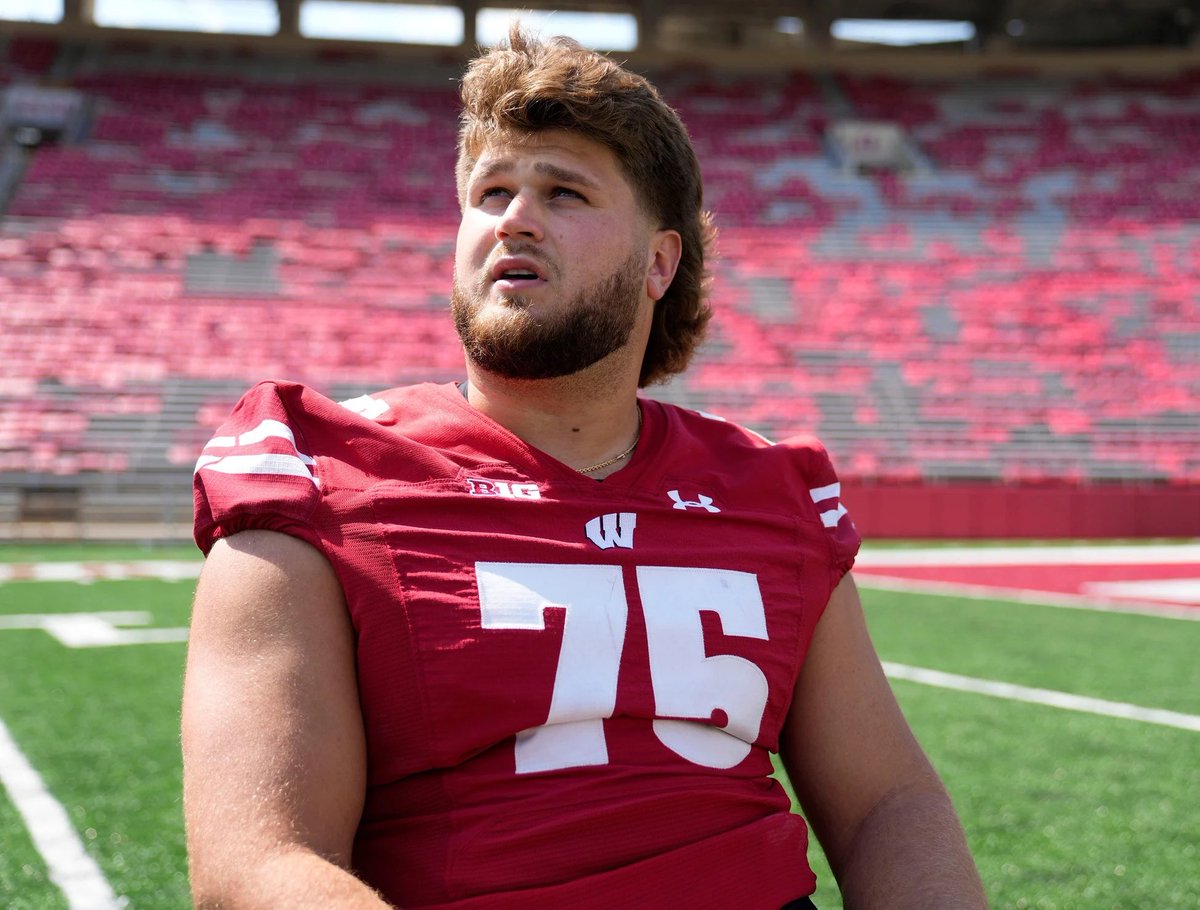 jasrifootball's tweet photo. 𝙏𝙃𝙀 𝙋𝙄𝘾𝙆 𝙄𝙎 𝙄𝙉 : The #Jets are drafting OL  Joe Tippman with the 43rd pick! https://t.co/cm2oA55QHI