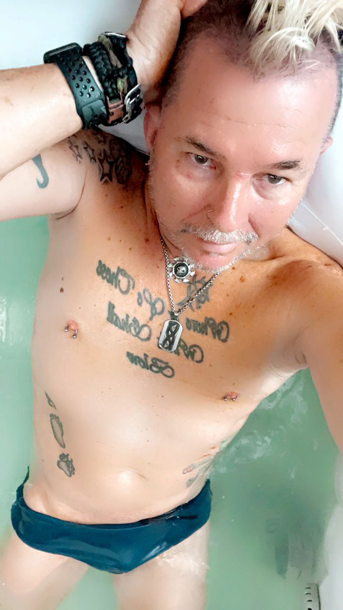 nickyboyrox's tweet image. I enjoy my Sat spas WAY too much 🤣 n yes, I hit my head on a bench right between my eyes at work 🥴😂 #Saturday #spalife #weekend