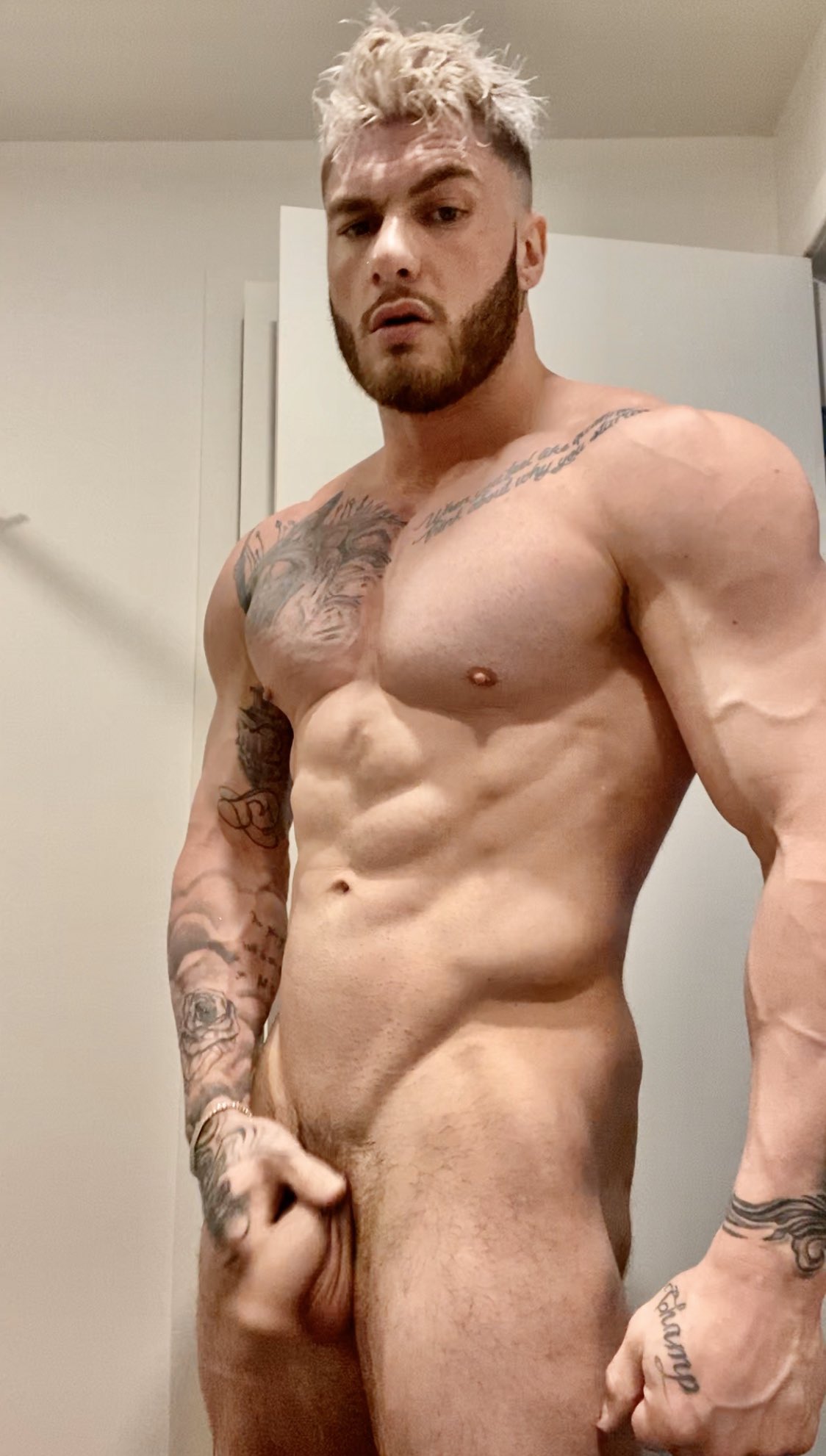 Fu1x5-CWAAE0H7V?format=jpg&name=large