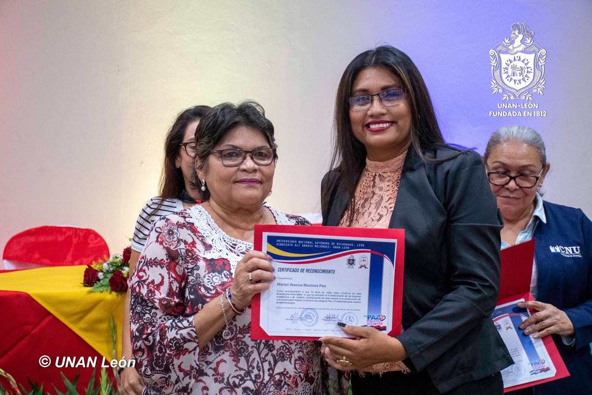 unanleon's tweet photo. El Sindicato de Trabajadores Administrativos de la UNAN León, realizó la entrega de reconocimientos a 113 compañeras y compañeros por años de servicio ininterrumpidos a esta Bicentenaria, acto dedicado al 11vo aniversario del tránsito a la inmortalidad del Cmdte. Tomás Borge. https://t.co/WPEgfocANn