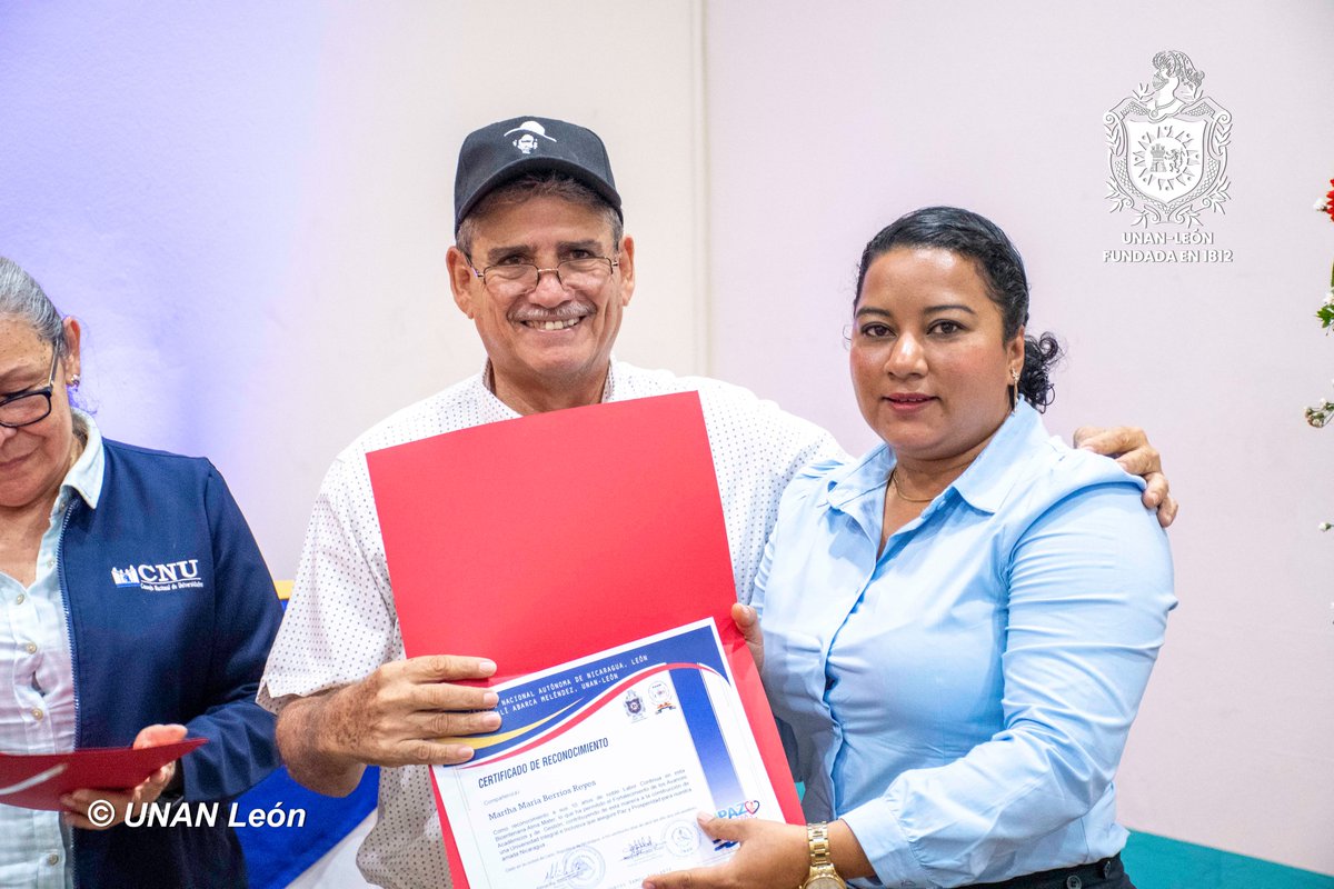 unanleon's tweet photo. El Sindicato de Trabajadores Administrativos de la UNAN León, realizó la entrega de reconocimientos a 113 compañeras y compañeros por años de servicio ininterrumpidos a esta Bicentenaria, acto dedicado al 11vo aniversario del tránsito a la inmortalidad del Cmdte. Tomás Borge. https://t.co/WPEgfocANn