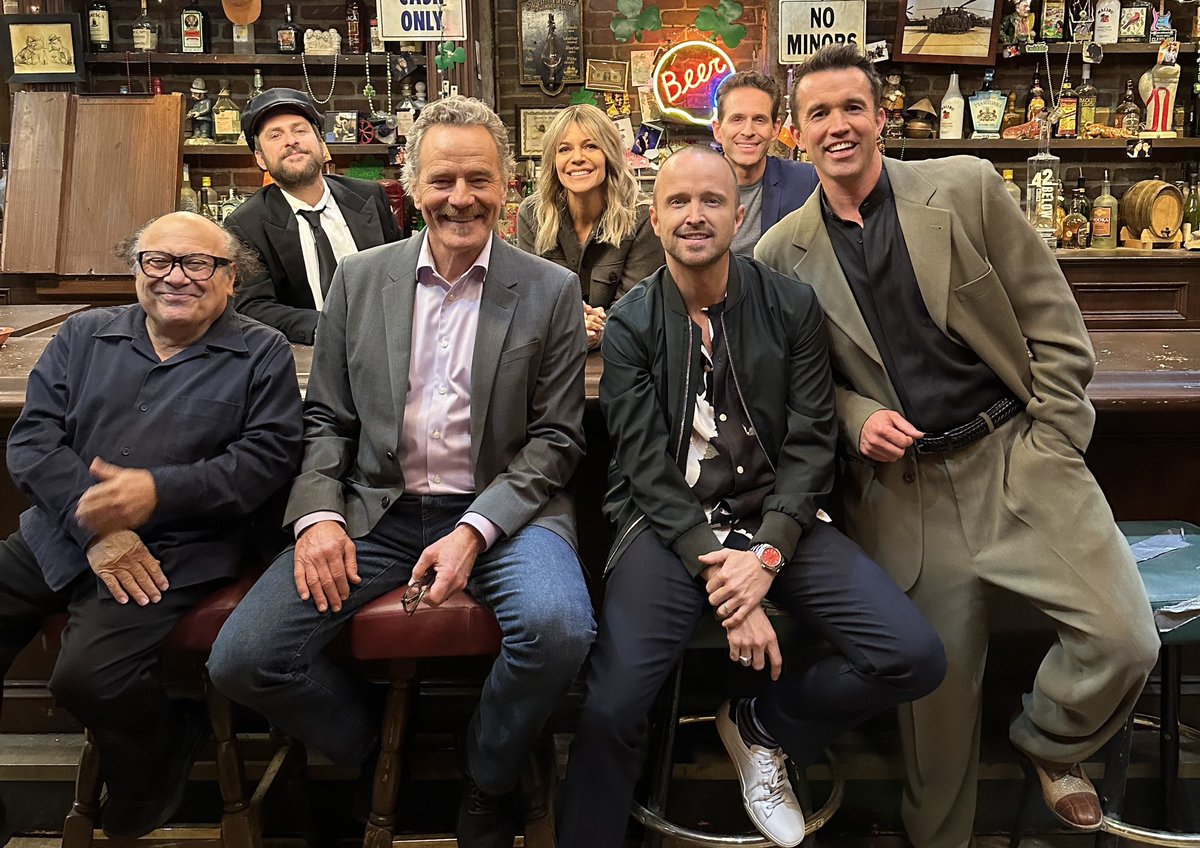 DiscussingFilm's tweet image. Bryan Cranston and Aaron Paul will seemingly appear in ‘IT’S ALWAYS SUNNY IN PHILADELPHIA’ Season 16.