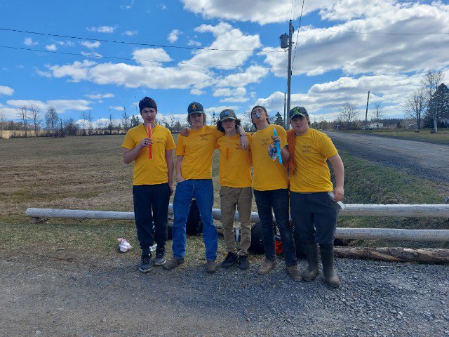 NackawicA's tweet photo. NHS Gives Back certainly didn’t disappoint!!! Great students showing great kindness by helping members of our community today! https://t.co/P3OaYhQgPU