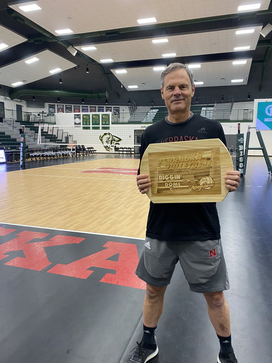 jcook2's tweet photo. Thank you Central City Wood shop crew. this is really cool. #digginatthedome https://t.co/b5TOO80cnU