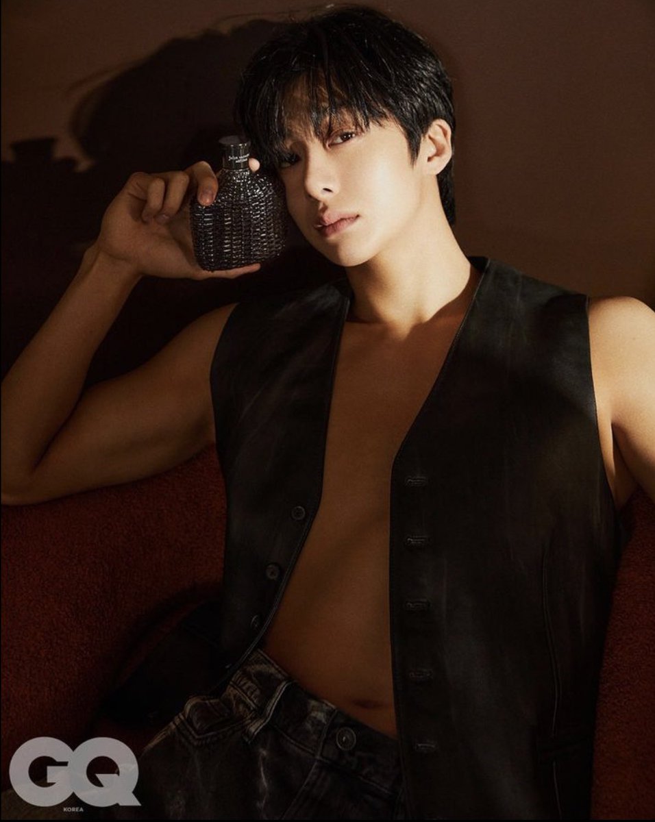 hwonpics's tweet photo. hyungwon X GQ korea #형원 https://t.co/5sf51d2end