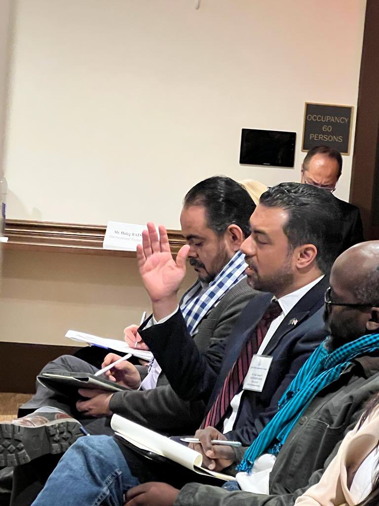 hadi_saihat's tweet photo. لقاؤنا مع أحد ممثلي الحكومة المحلية في مينيسوتا ضمن برنامج الزائر الدولي القيادي للحديث حول عملية صياغة قوانين الولاية المرتبطة بالصحة العامة بالولاية
We met with @RepFreiberg at the #MinnesotaStateCapitol to learn about legislative efforts on #vaccine requirements 
#StateIVLP https://t.co/G35Wqy3XGQ