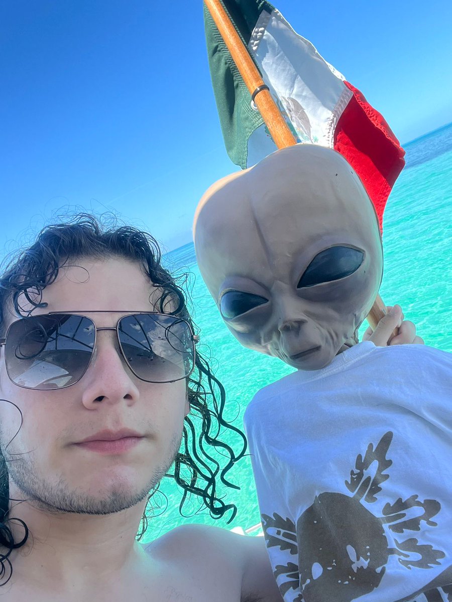 JTTribeNft's tweet image. 🔨 Building with fun 😄🎉! Join the #JTTribe 🌟 as we create amazing experiences together 🤝. Unleash your creativity 🌈 and let&apos;s enjoy life 🏗️🥳! 

#BuildingFun #TeamworkMakesTheDreamwork #jointhetribe #tulum #tulumcryptofest #NFTCommunity #mintingsoon