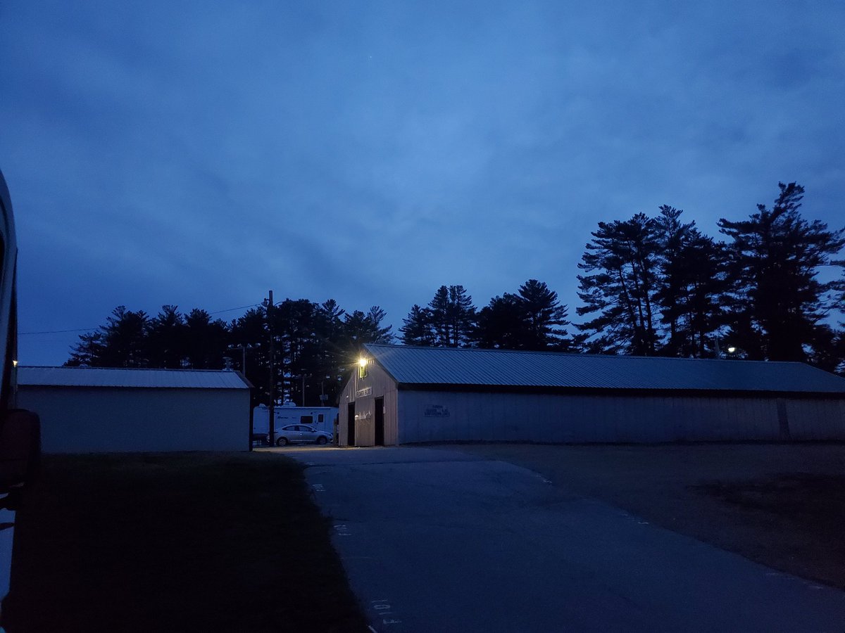 The sun has set on day one of NEAR-Fest XXXIII. And what a day it was! Hope to see you all tomorrow. 

 #hamradio #arrl #hamfest