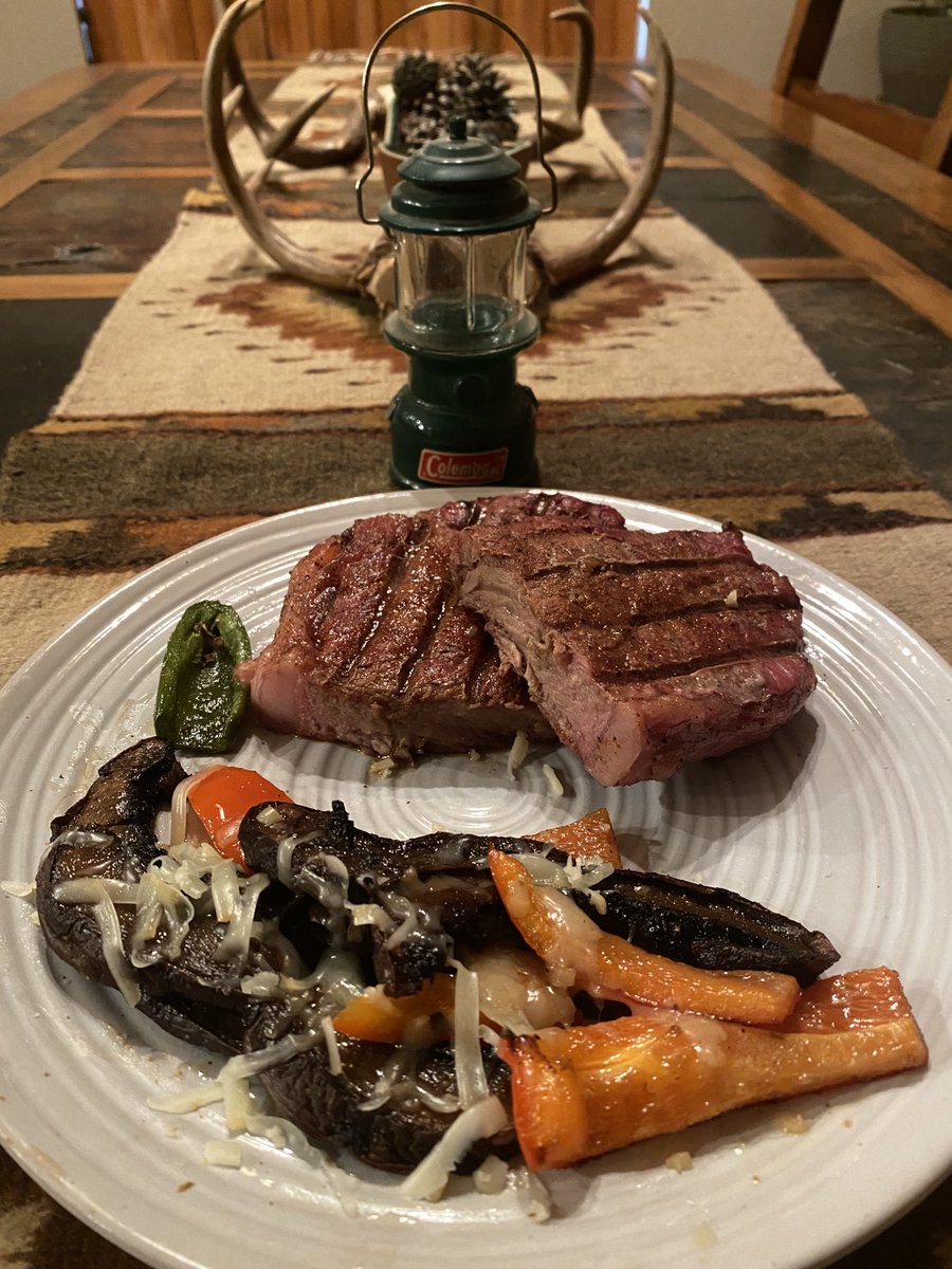 SuzieQuackers2's tweet photo. Strips, Portabellas and Peppers finished with Butter and Smoked Cheddar, Jalapeno for the #TexasGirl BlueBunny and Blackberries seal the deal! #FoodieFridayNight #OldManTwitter #OkieFusionCooking #WishUWereHere https://t.co/Wz6v1XmqJ5
