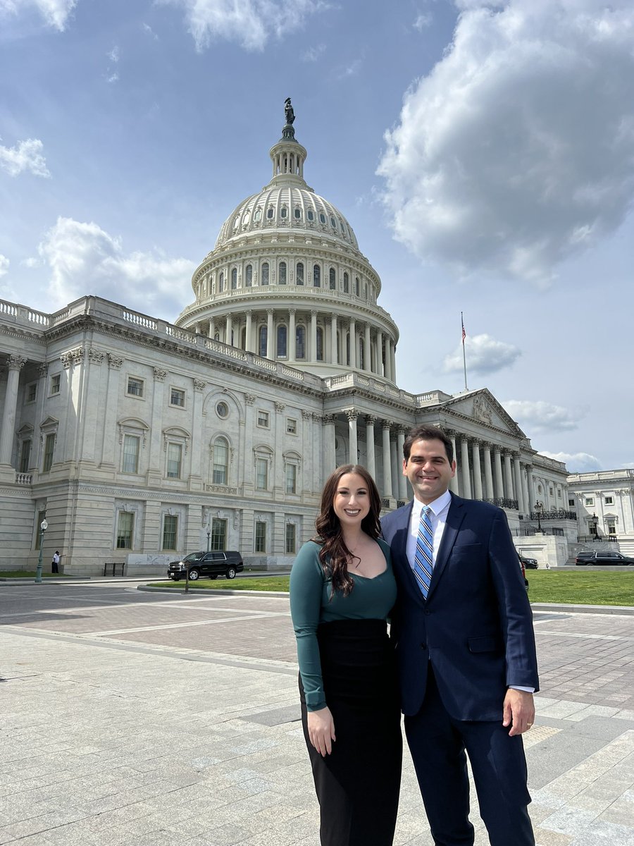 America88's tweet image. Great team effort by @Lee_Health’s advocates this week! Appreciate all of our elected officials and staff for their time! Looking forward to bringing the 2023 Florida Legislative Session in for a landing next week. #WashingtonDC #TallahasseeFL #SWFLStrong