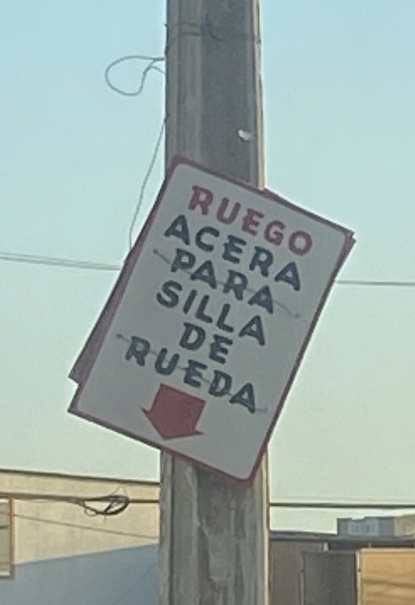 PiaNaau's tweet photo. Hola!En la calle Victor Farias, llegando a la AV Juan Bolivar (sector norte)ví este cartel q lleva bastante tiempo.Sólo hay tierra y basura entonces es IMPOSIBLE transitar para una persona que se encuentra en silla d ruedas. Porfa RT!! A ver si pasa algún milagro  #Antofagasta https://t.co/80nPYMphu1