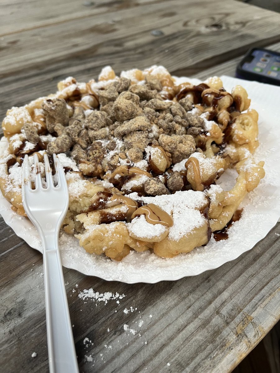 Reese’s funnel cake. Yeah.
#krogerfestaville
#kentuckyderbyfestival