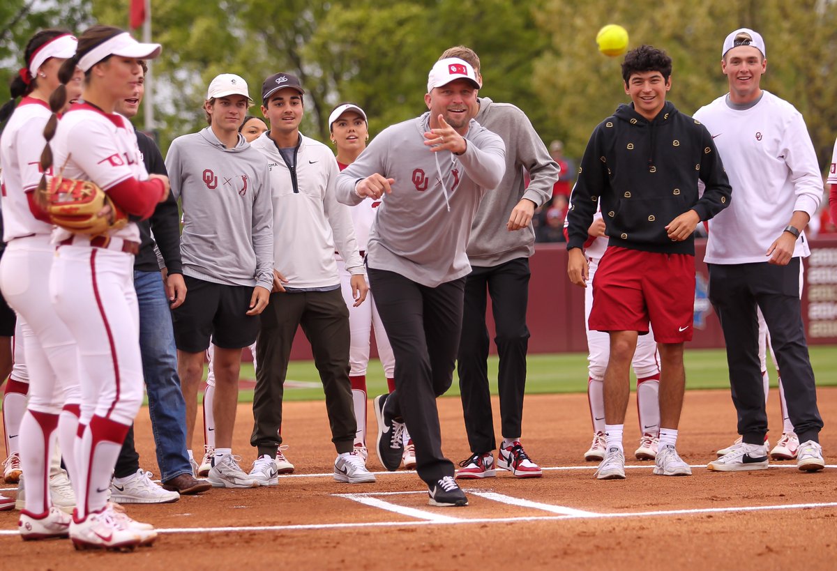 OU_MGolf's tweet image. 🎯 on the ⛳️ course and the 🥎 diamond

Thanks for having us out today, @OU_Softball!