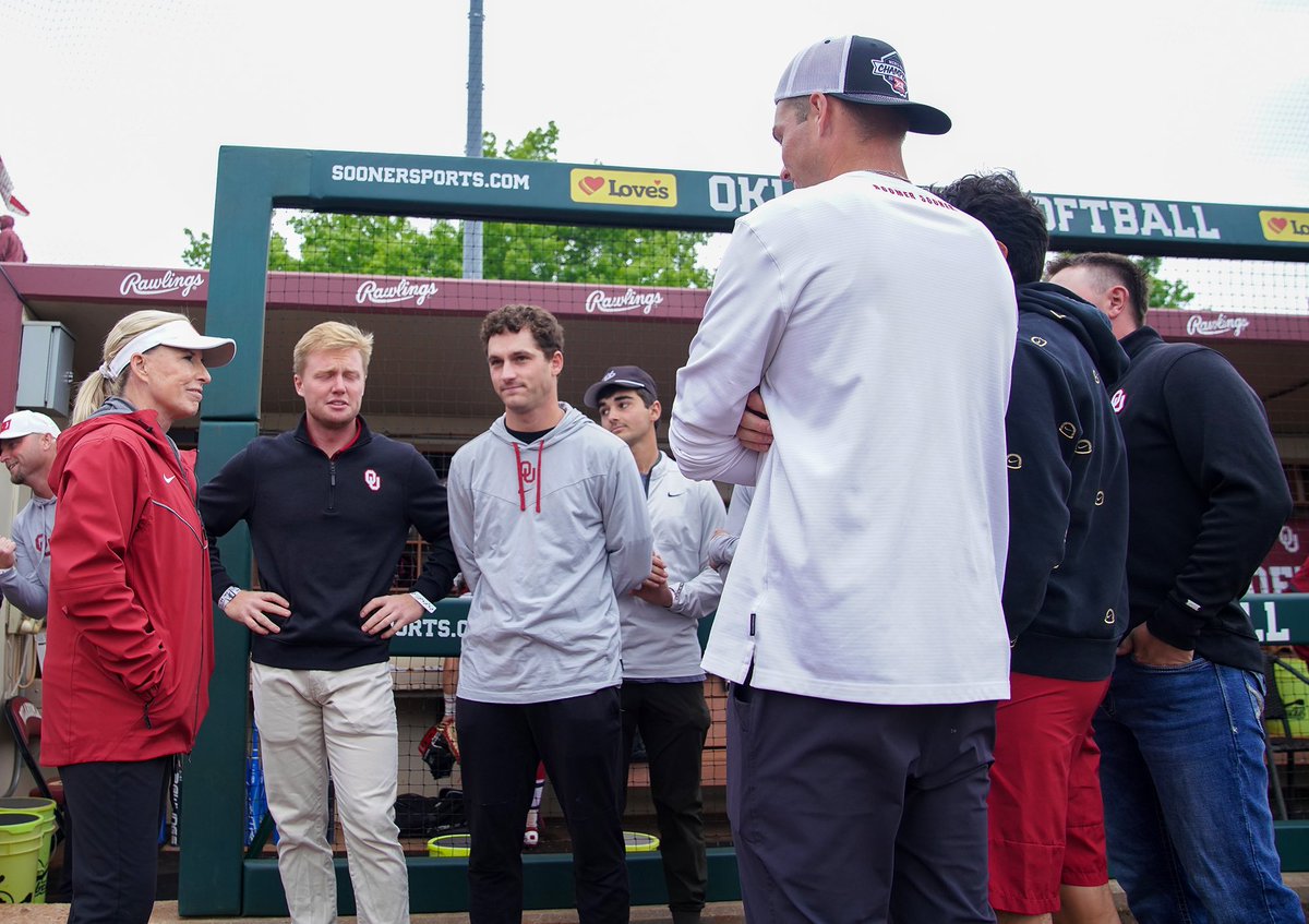 OU_MGolf's tweet image. 🎯 on the ⛳️ course and the 🥎 diamond

Thanks for having us out today, @OU_Softball!