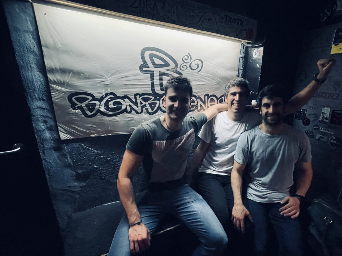 INFOBONBERENEA-k aurkezten du:KRISTONAK era MOCKERS zuzenean!!!2023ko apirilaren 28an!!!oso ona!!!eskerrik asko!!!

bonberenea 25 urte!bizirik!

bonberenea.com