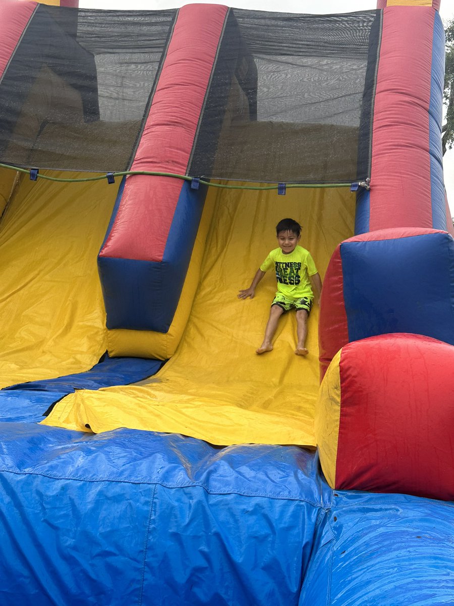 jillmariewil's tweet image. Smiles! Smiles! Smiles! What a great field day that our Coach Brewington planned. #LOLC #RFISD