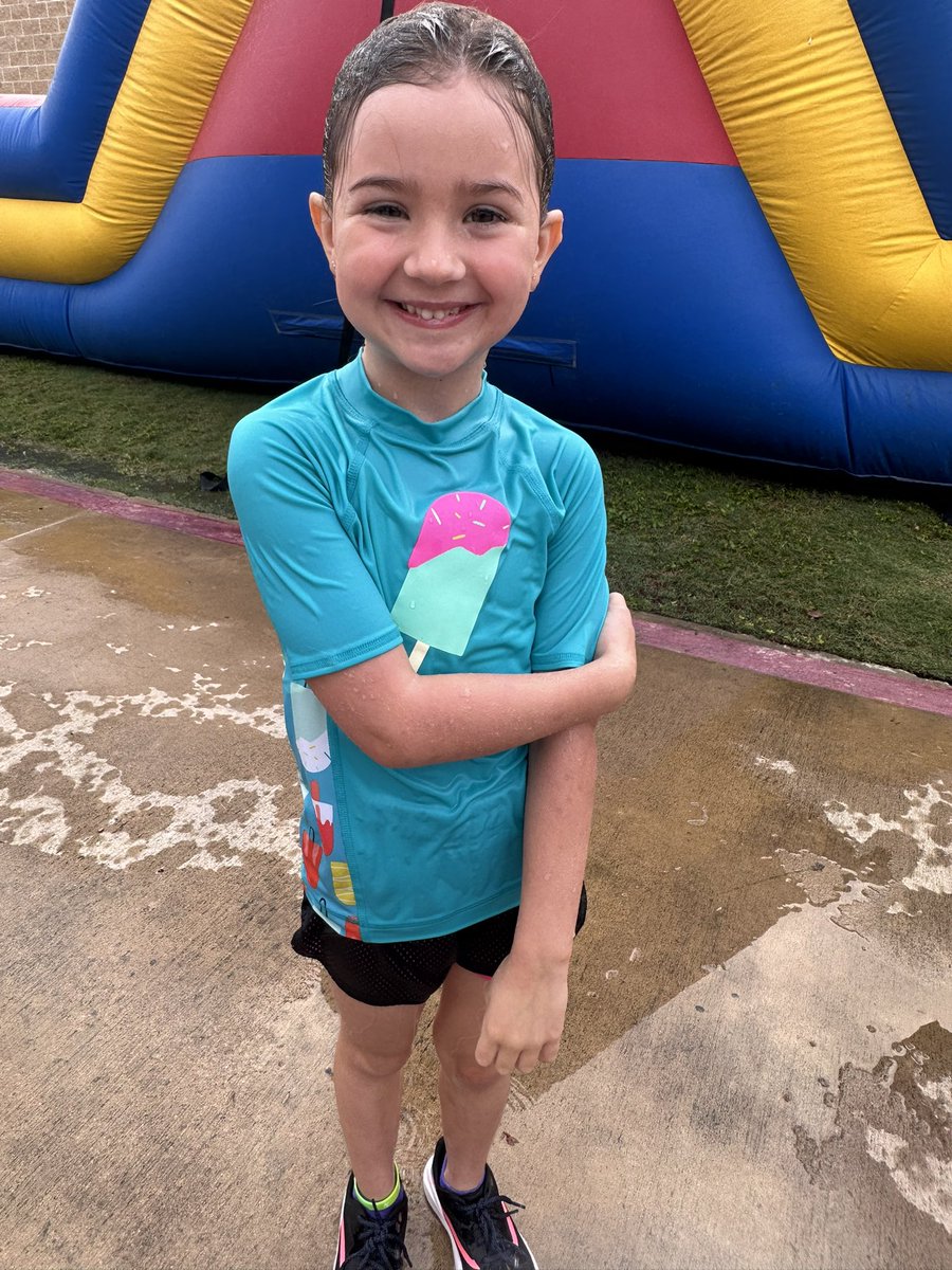 jillmariewil's tweet image. Smiles! Smiles! Smiles! What a great field day that our Coach Brewington planned. #LOLC #RFISD