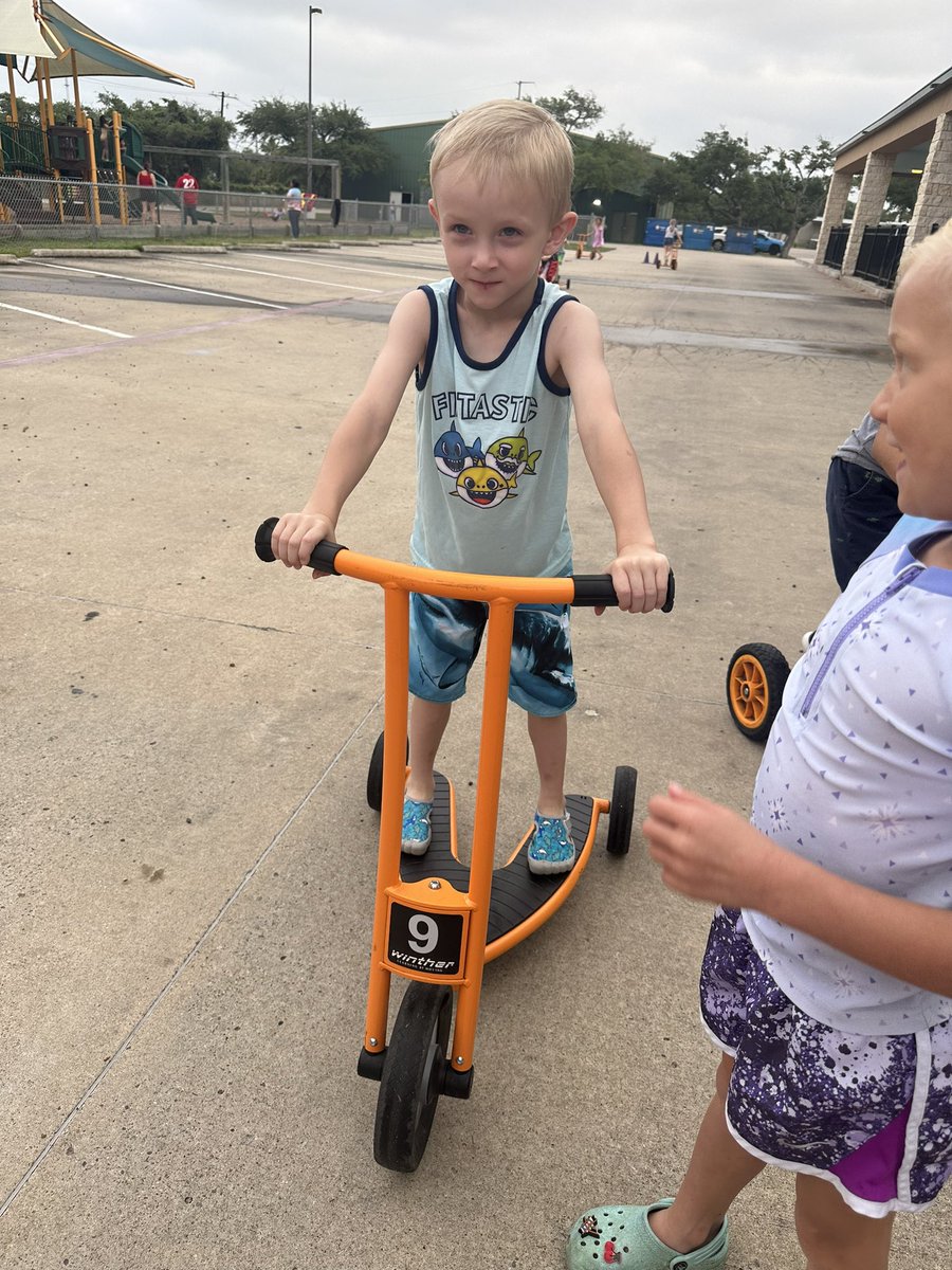 jillmariewil's tweet image. Smiles! Smiles! Smiles! What a great field day that our Coach Brewington planned. #LOLC #RFISD