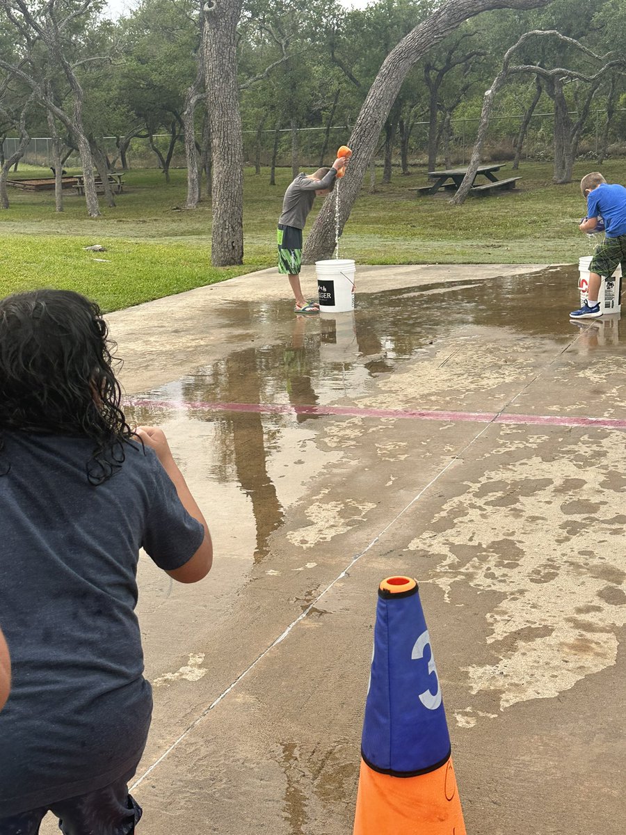 jillmariewil's tweet image. Smiles! Smiles! Smiles! What a great field day that our Coach Brewington planned. #LOLC #RFISD