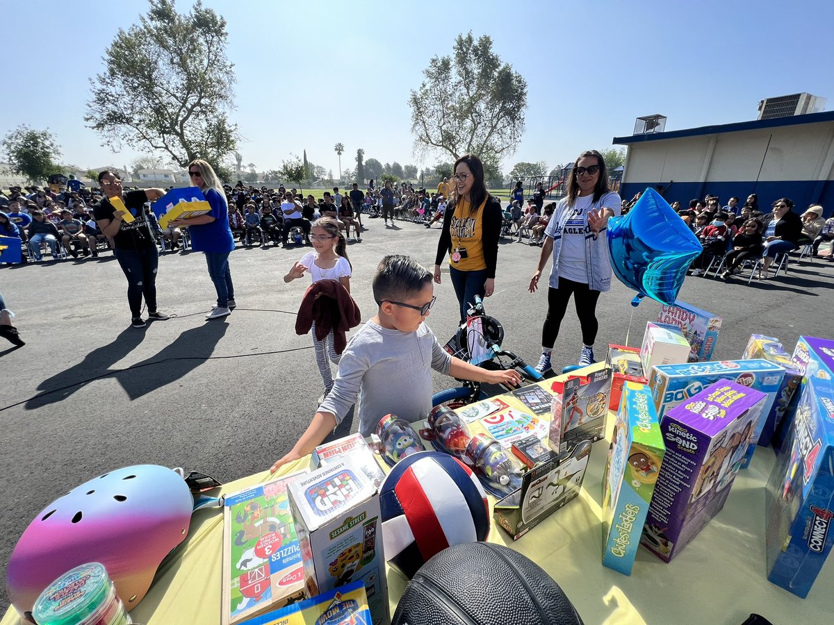 AlcottPUSD's tweet photo. Alcotts PBIS Team, lead by Kimmie Caganap, know how to motivate students and empower staff to build relationships while teaching school wide behavioral expectations #TeamAlcott #SOAR @PomonaUnified @dr_ambriz_pusd @2KatShoPUSD @pbislacoe https://t.co/bCMeXQMTvo
