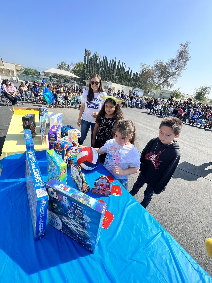 AlcottPUSD's tweet photo. Alcotts PBIS Team, lead by Kimmie Caganap, know how to motivate students and empower staff to build relationships while teaching school wide behavioral expectations #TeamAlcott #SOAR @PomonaUnified @dr_ambriz_pusd @2KatShoPUSD @pbislacoe https://t.co/bCMeXQMTvo