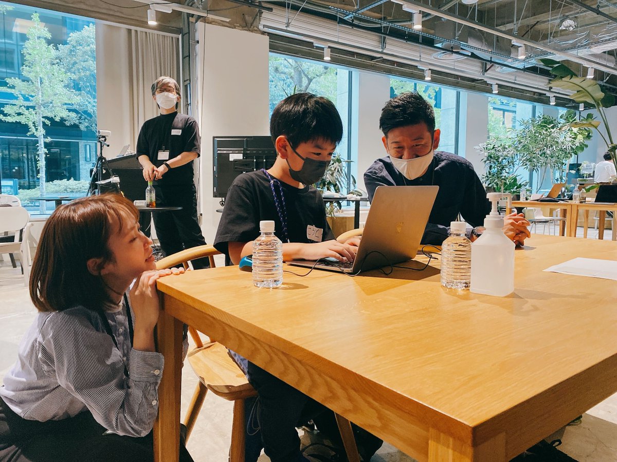 Uzabase_Tech's tweet photo. /
午後の部もスタート!
\
プログラミング教室、午後の部ではJavaScriptを使用してゲームを作成しています!💻
#PlayEngineering https://t.co/Kq4Uv3nFFu