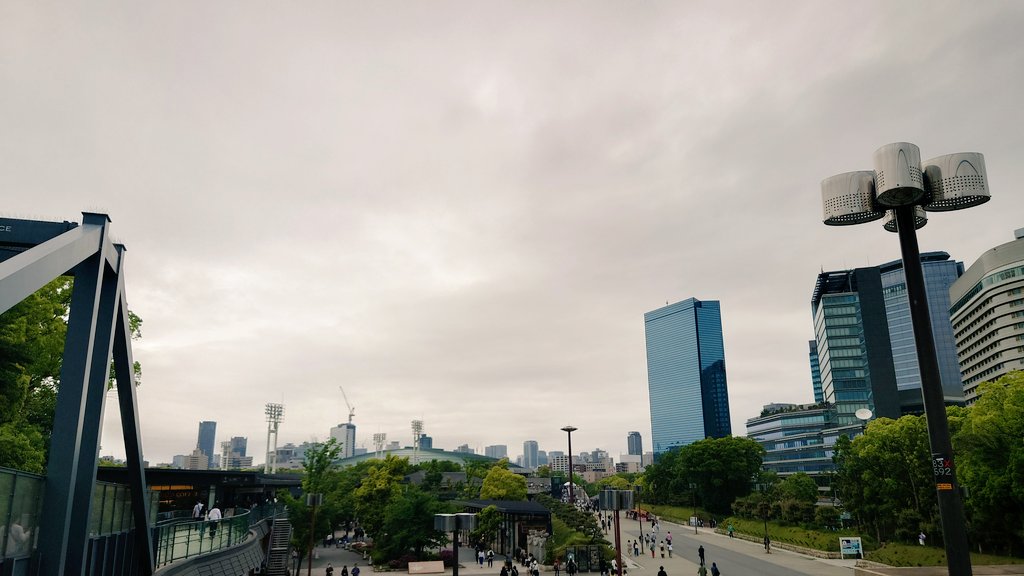 着弾しましたー!城ホ久しぶり〜☺

そんでめっちゃ怪しい雲行き…