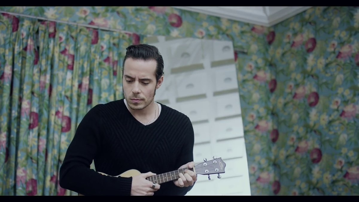Remordicion's tweet photo. “Eso que el amor no mata no es una historia cierta.”

Ve matando ese ánimo de hospital porque hace 7 años se estrenó Carmesí, el primer disco solista de José Madero. https://t.co/g5vPJDHCF9
