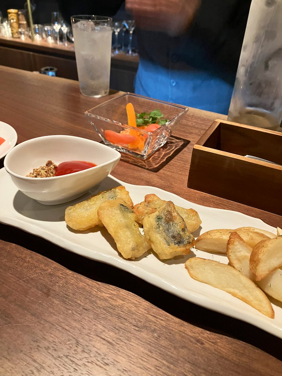 d_6nd's tweet photo. #BarNovel
美味しいごはんと本格カクテル
殻まで丸ごと食べられる海老のアヒージョ、鯖のフィッシュ&amp;チップス
いちごのカクテル
三島にありそうで無かった非日常を味わえるお店
#三島市観光アンバサダー
https://t.co/fL5Uihmk50 https://t.co/pbS4GQeuG0