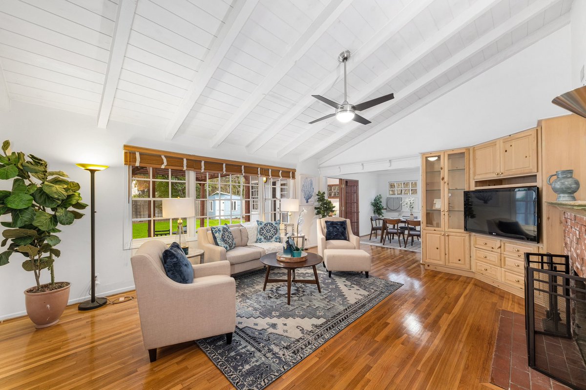 EstatesByShawn's tweet photo. JUST SOLD! Congratulations to my wonderful sellers! It was a pleasure working with you again, and I’m beyond happy for you and your family! 

#sold #coldwellbanker #realestate #realestateagent #losangeles #losangelesrealestate https://t.co/aUdCq46rre